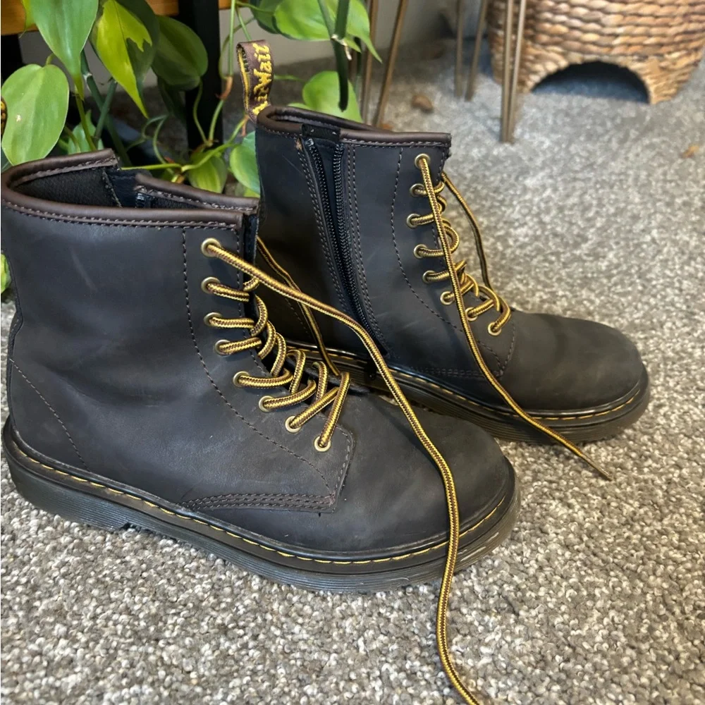 Dr. Martens Youth 1460 Wildhorse Leather Lave Up Boots | EU 36